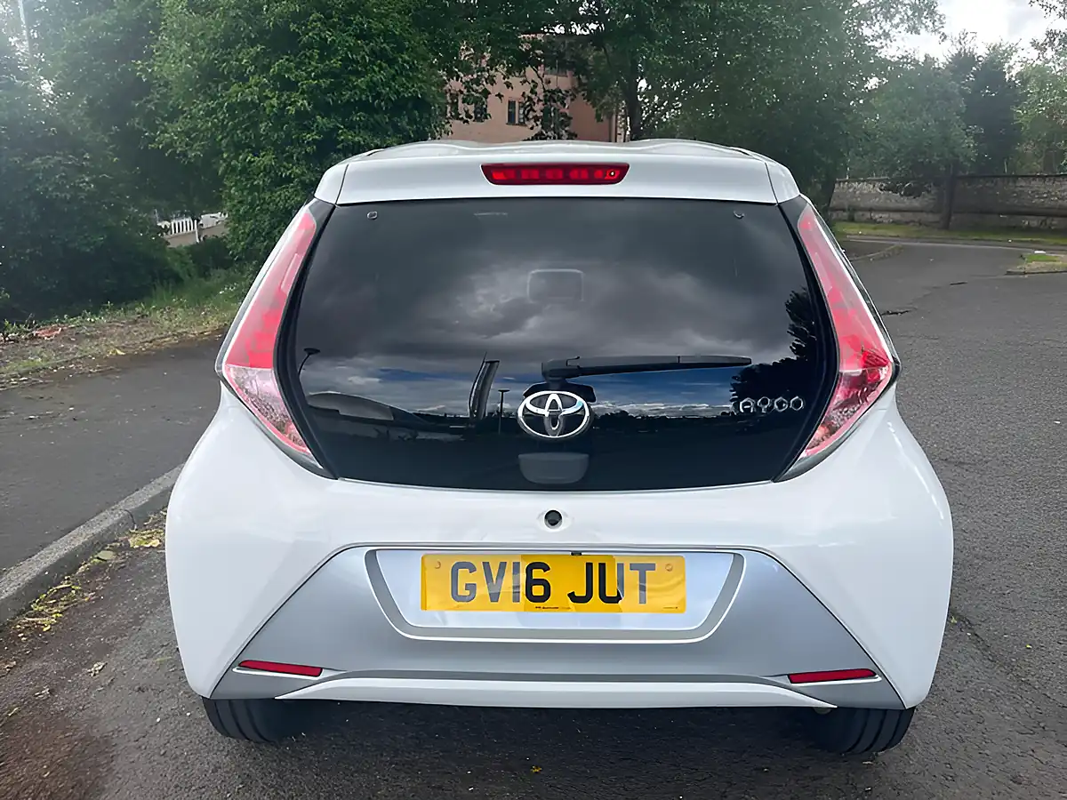 Used 2016 Toyota Aygo X-Pure White Flash - Interior and Exterior details 11