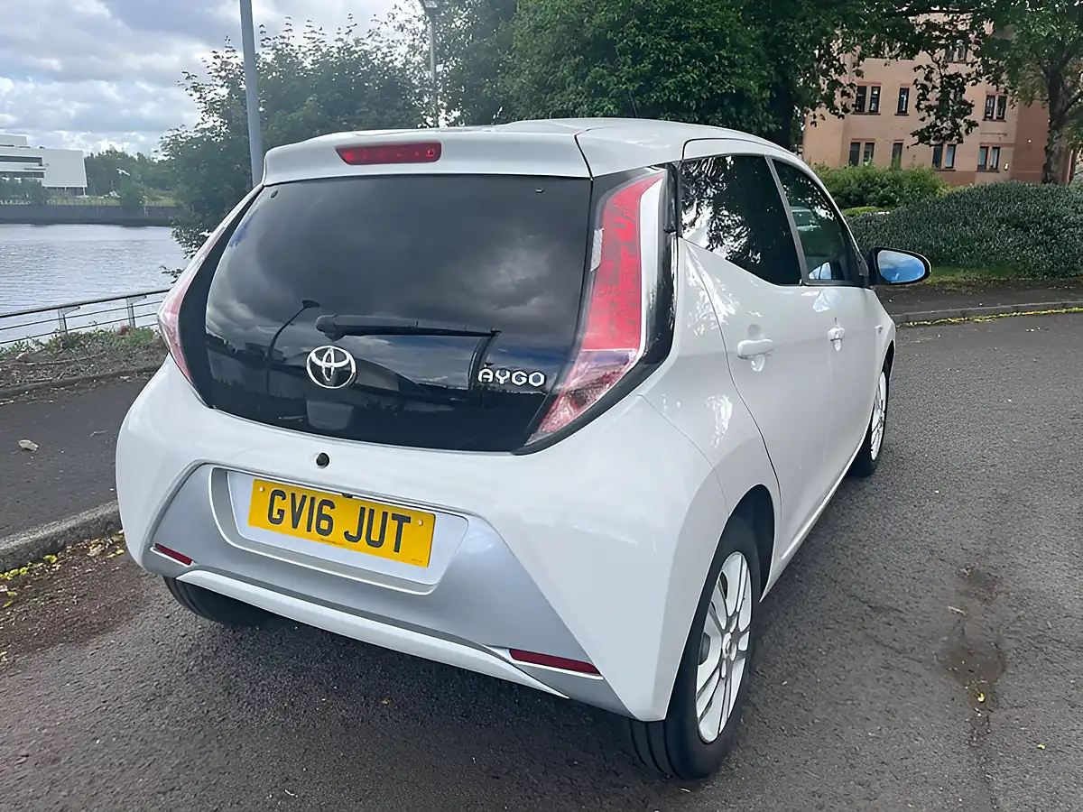 Used 2016 Toyota Aygo X-Pure White Flash - Interior and Exterior details 13