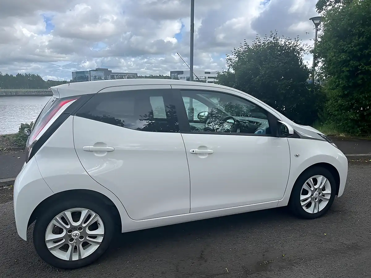 Used 2016 Toyota Aygo X-Pure White Flash - Interior and Exterior details 15