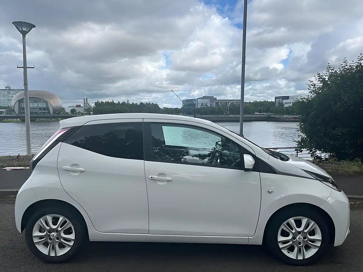 Used 2016 Toyota Aygo X-Pure White Flash - Interior and Exterior details 16