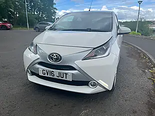 Used 2016 Toyota Aygo X-Pure White Flash - Interior and Exterior details 4