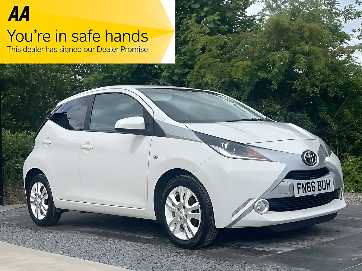 Used 2016 Toyota Aygo X-Pure White - Front View