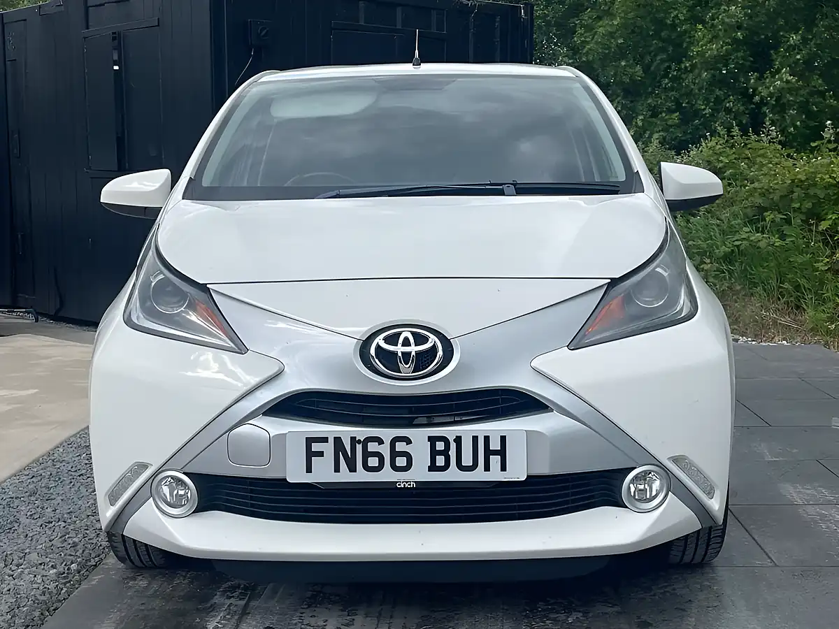 Used 2016 Toyota Aygo X-Pure White - Interior and Exterior details 2