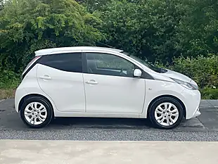 Used 2016 Toyota Aygo X-Pure White - Interior and Exterior details 3