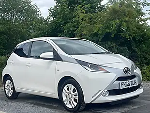 Used 2016 Toyota Aygo X-Pure White - Interior and Exterior details 5