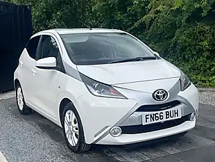 Used 2016 Toyota Aygo X-Pure White - Interior and Exterior details 6
