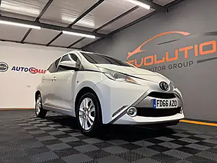 Used 2016 Toyota Aygo X-Pure White - Interior and Exterior details 5