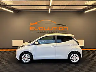 Used 2016 Toyota Aygo X-Pure White - Interior and Exterior details 7