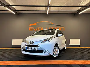 Used 2016 Toyota Aygo X-Pure White - Interior and Exterior details 9