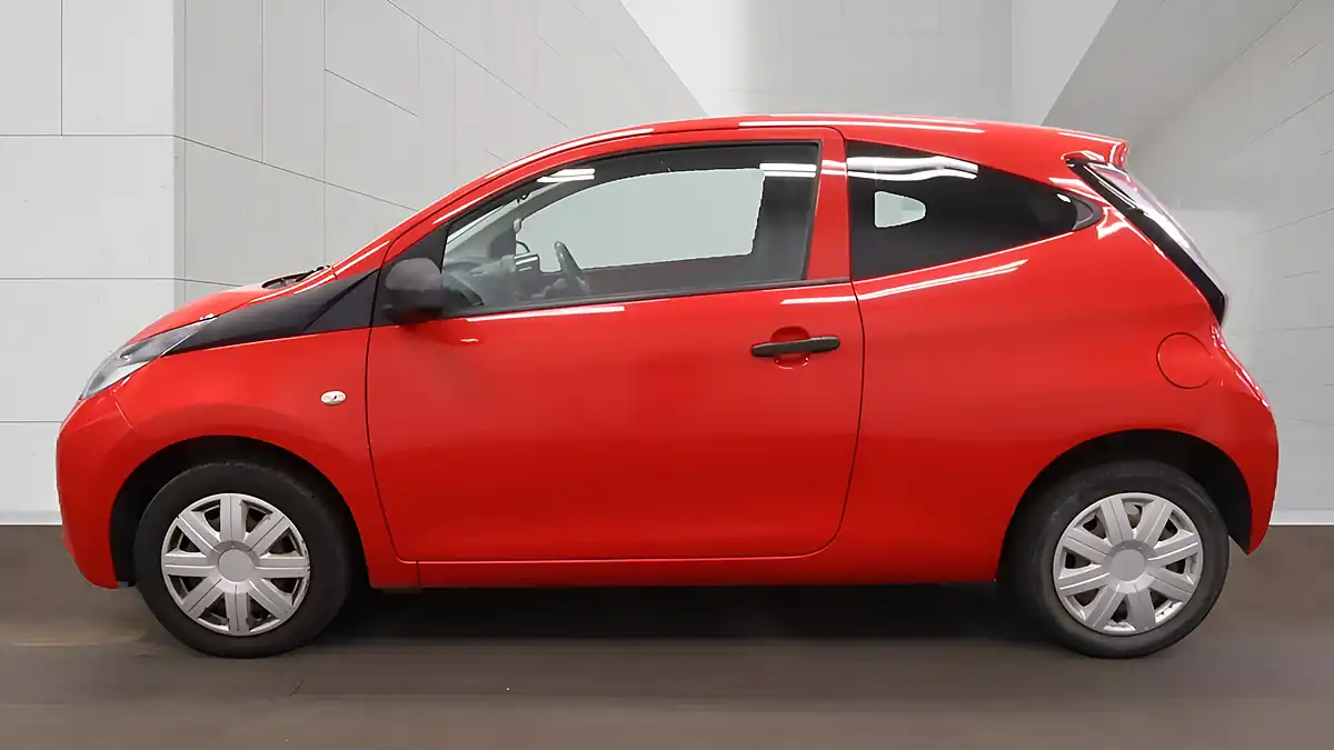 Used 2016 Toyota Aygo X Red - Interior and Exterior details 4