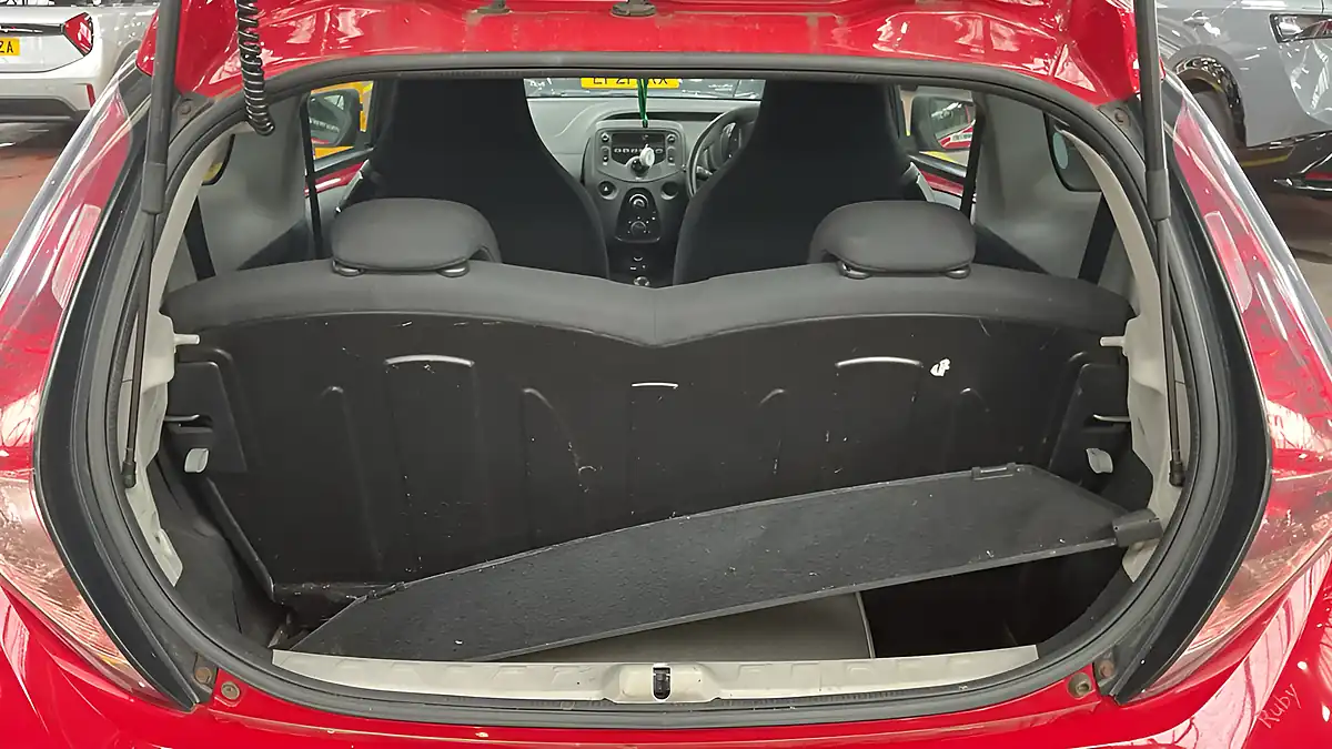 Used 2016 Toyota Aygo X Red - Interior and Exterior details 5