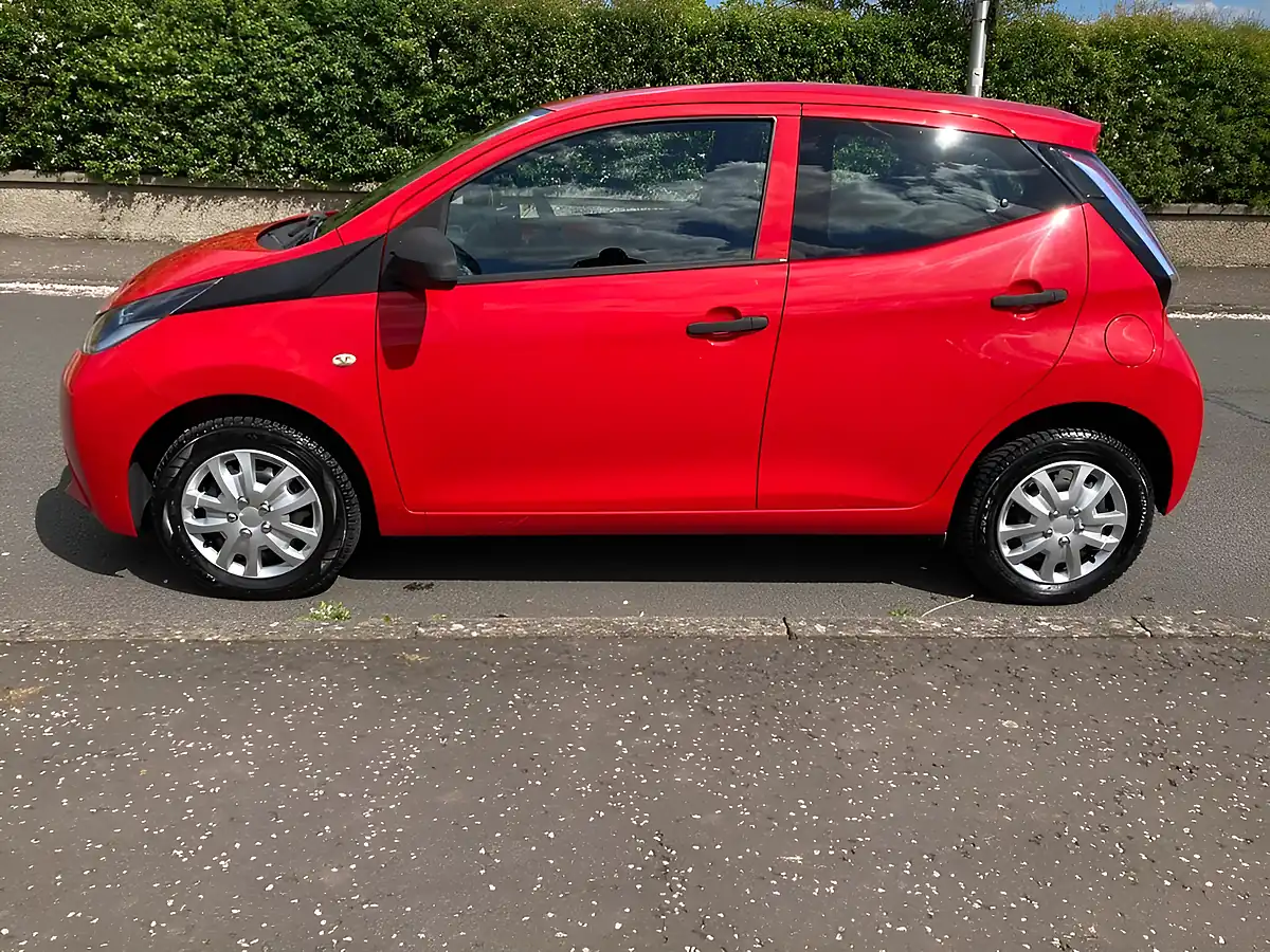 Used 2016 Toyota Aygo X Red - Interior and Exterior details 6