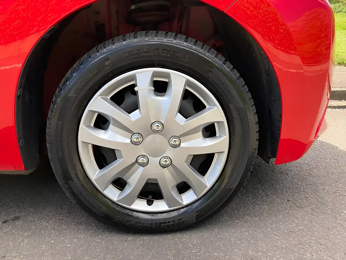 Used 2016 Toyota Aygo X Red - Interior and Exterior details 9