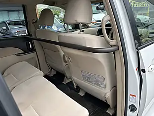 Used 2016 Toyota Estima 8 Seater White - Interior and Exterior details 11