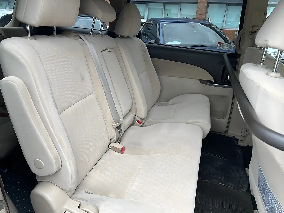 Used 2016 Toyota Estima 8 Seater White - Interior and Exterior details 12