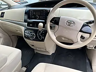 Used 2016 Toyota Estima 8 Seater White - Interior and Exterior details 14