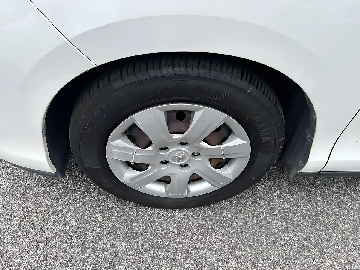 Used 2016 Toyota Estima 8 Seater White - Interior and Exterior details 20