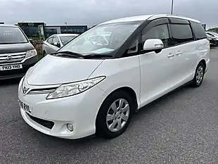 Used 2016 Toyota Estima 8 Seater White - Interior and Exterior details 4