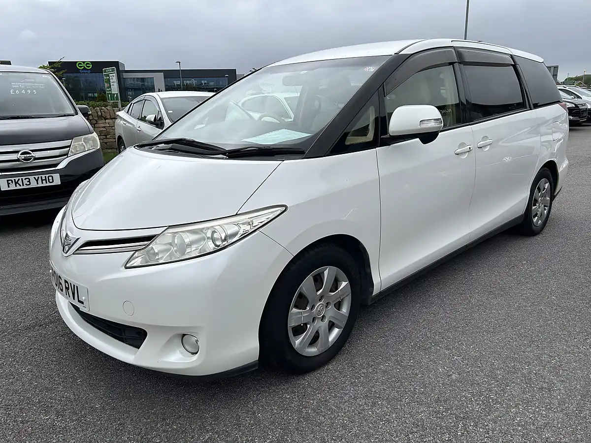 Used 2016 Toyota Estima 8 Seater White - Interior and Exterior details 4
