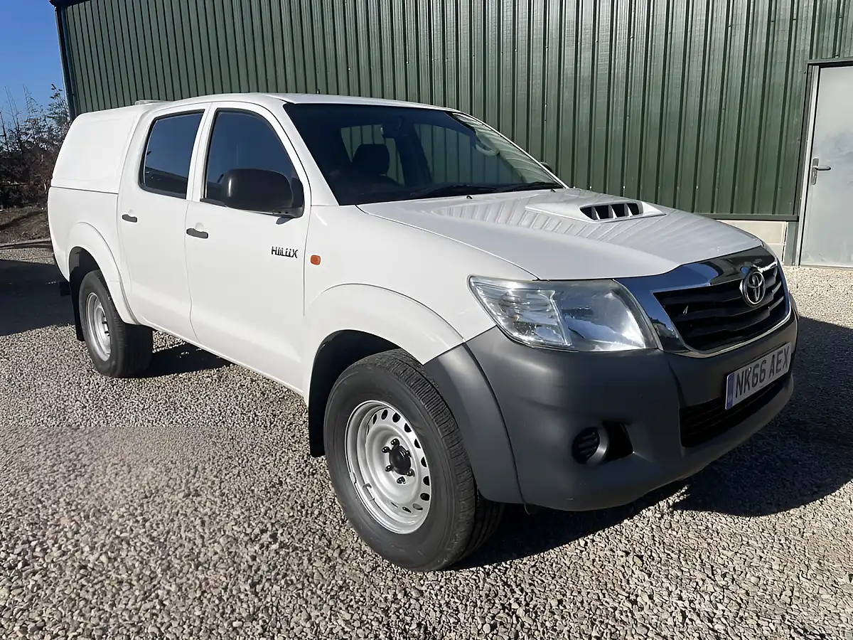 Used 2016 Toyota Hilux Active 4X4 White - Front View