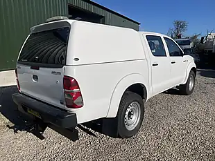 Used 2016 Toyota Hilux Active 4X4 White - Interior and Exterior details 7