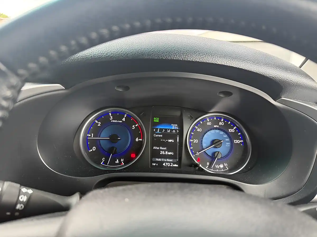 Used 2016 Toyota Hilux Icon Black - Interior and Exterior details 16