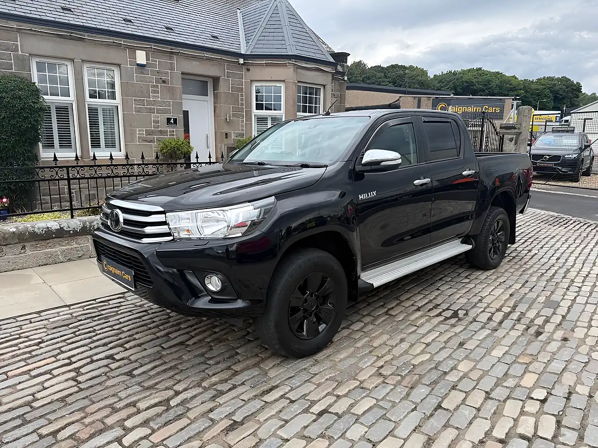 Used 2016 Toyota Hilux Icon Black - Interior and Exterior details 4