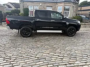 Used 2016 Toyota Hilux Icon Black - Interior and Exterior details 6