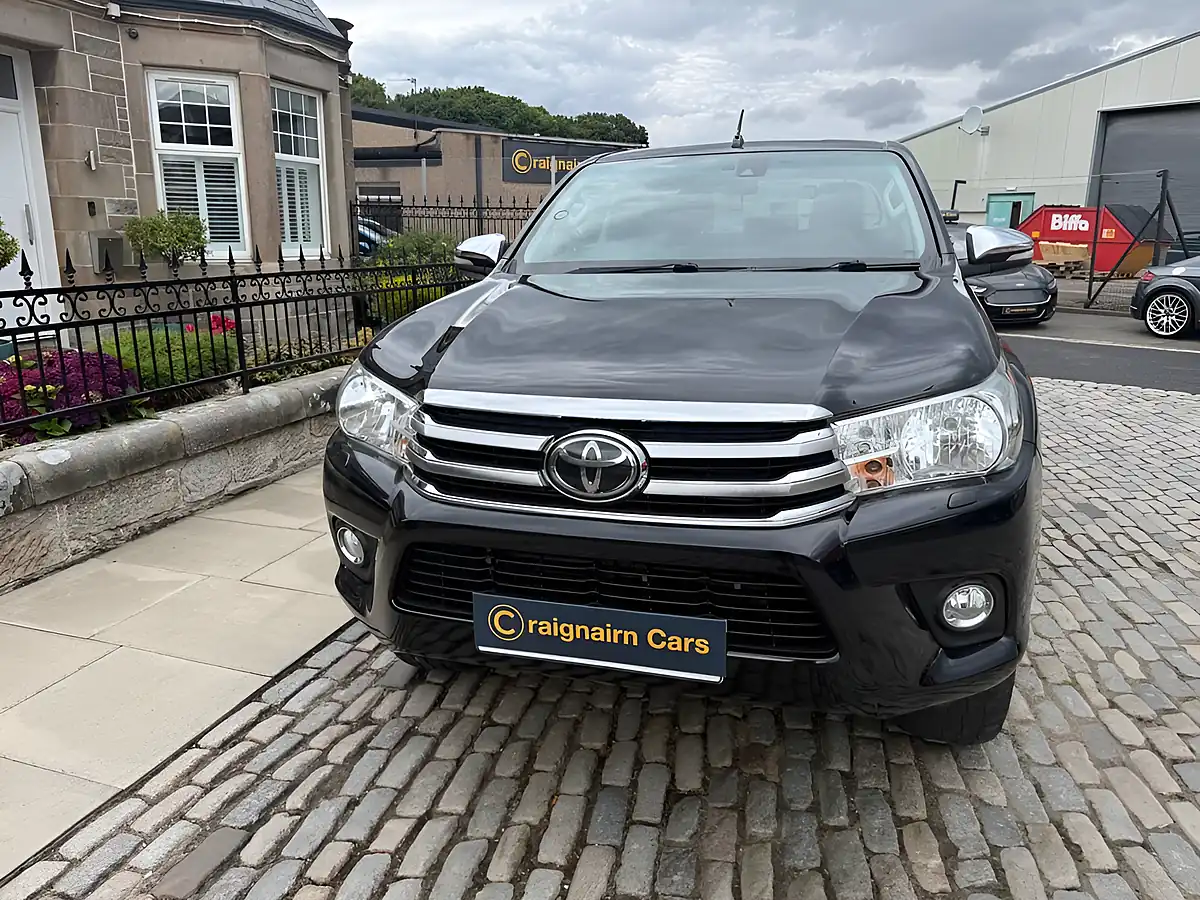 Used 2016 Toyota Hilux Icon Black - Interior and Exterior details 8