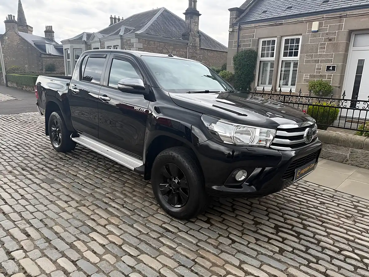 Used 2016 Toyota Hilux Icon Black - Interior and Exterior details 9
