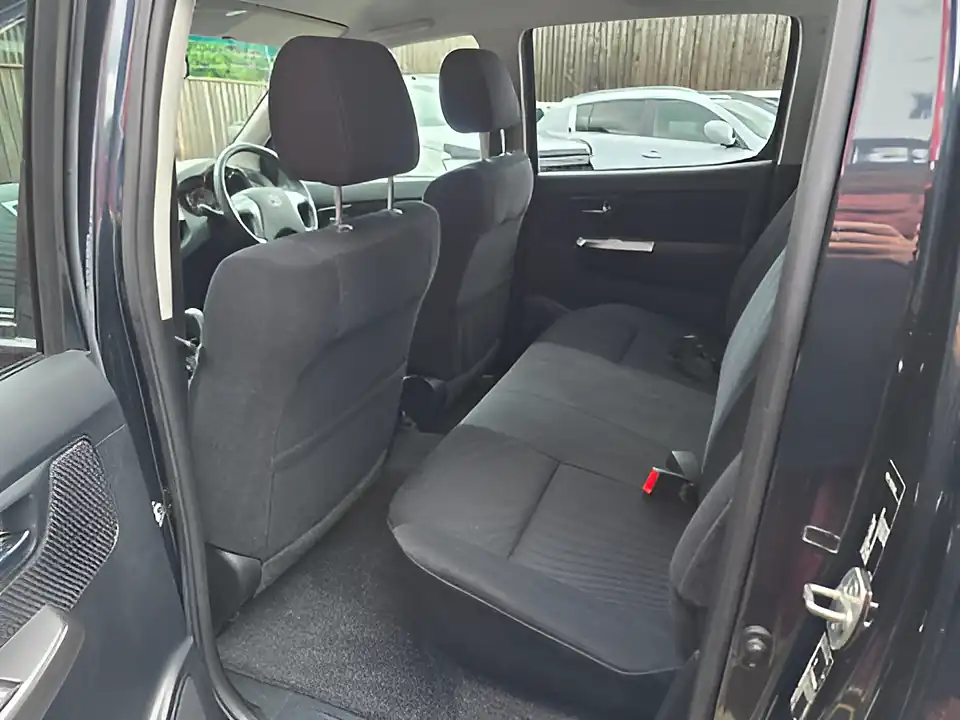 Used 2016 Toyota Hilux Invincible Grey - Interior and Exterior details 13