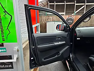 Used 2016 Toyota Hilux Invincible Grey - Interior and Exterior details 17