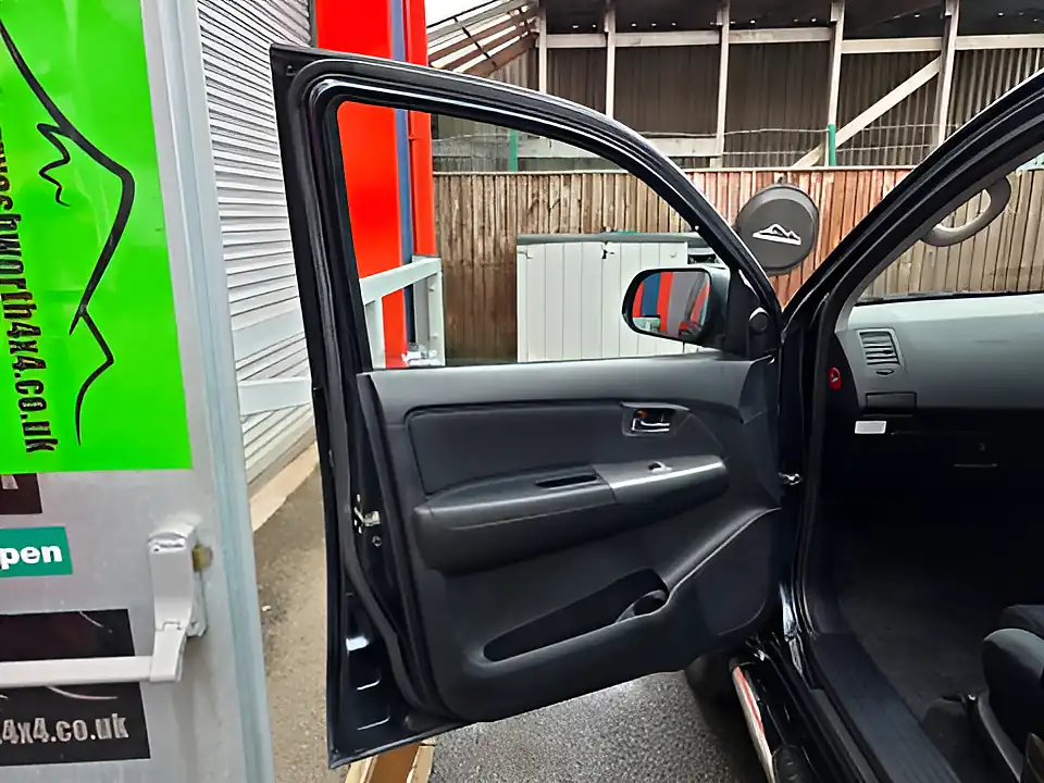 Used 2016 Toyota Hilux Invincible Grey - Interior and Exterior details 17