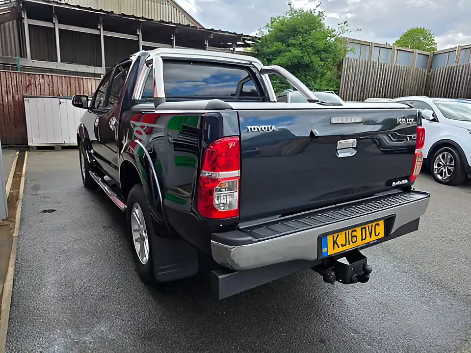 Used 2016 Toyota Hilux Invincible Grey - Interior and Exterior details 6