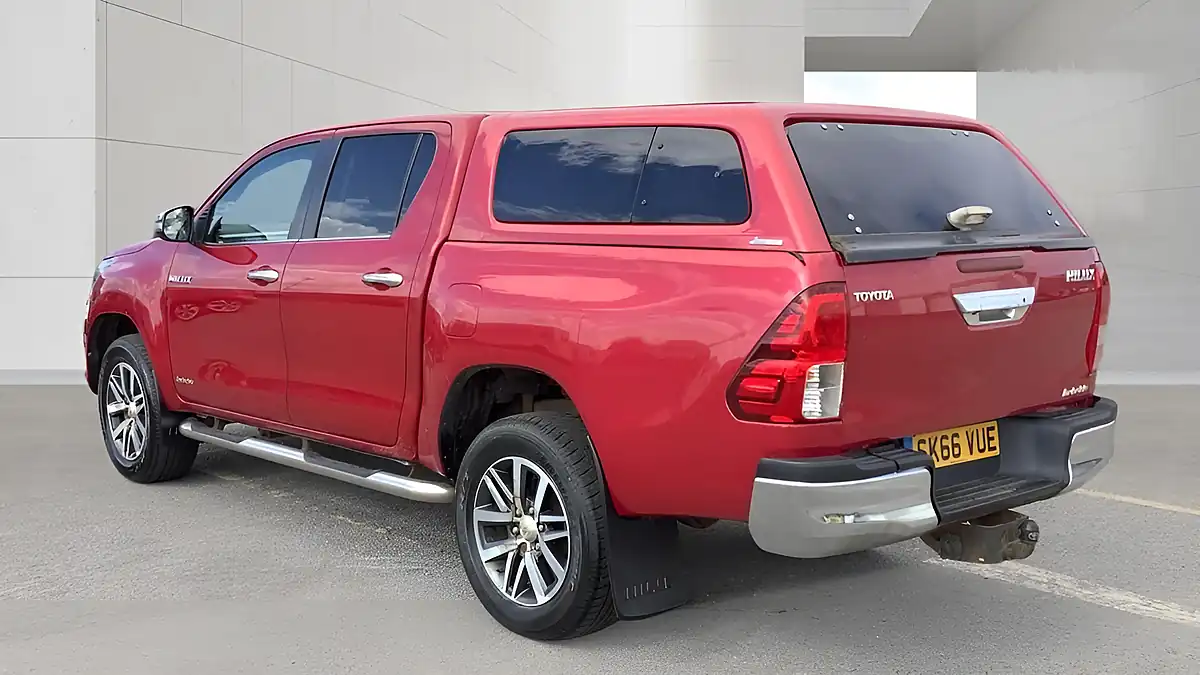 Used 2016 Toyota Hilux Invincible Red - Interior and Exterior details 3