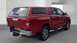 Used 2016 Toyota Hilux Invincible Red - Interior and Exterior details 4