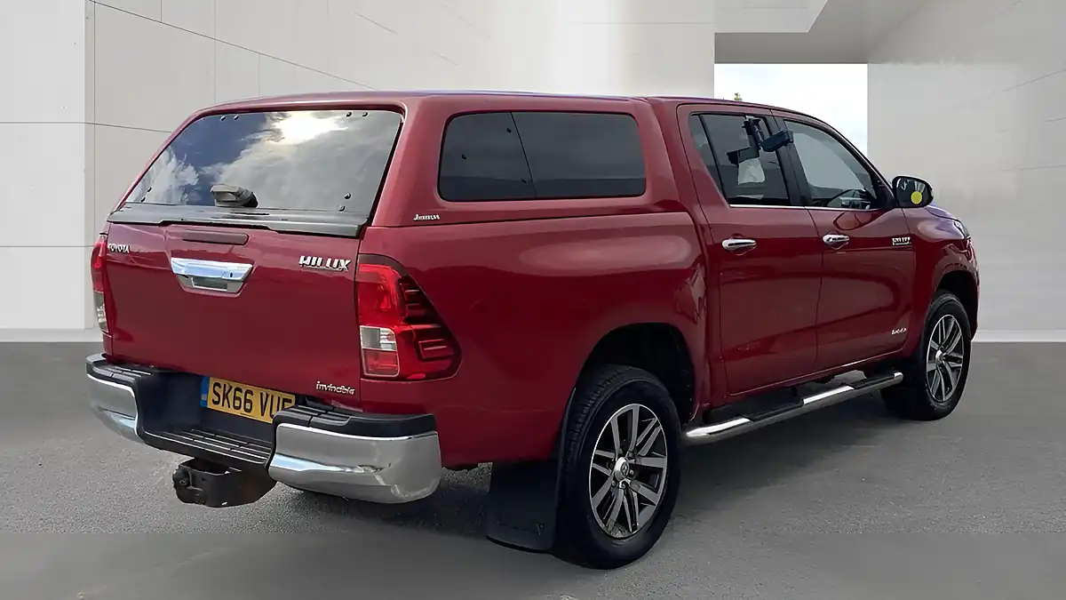 Used 2016 Toyota Hilux Invincible Red - Interior and Exterior details 4