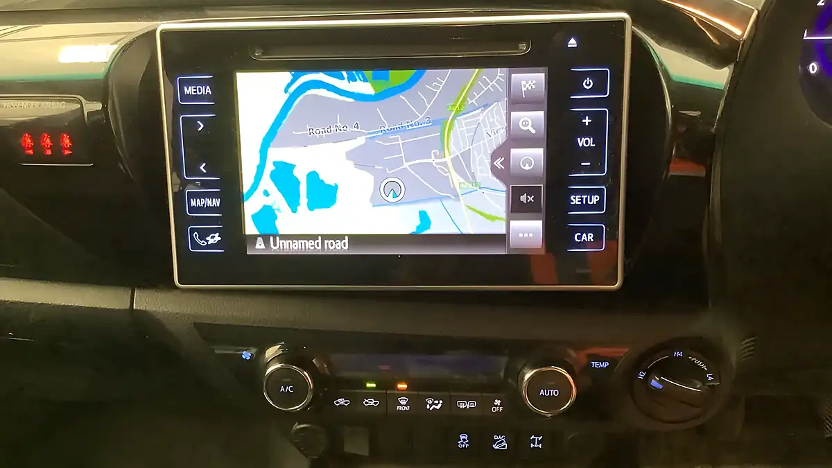 Used 2016 Toyota Hilux Invincible Red - Interior and Exterior details 8