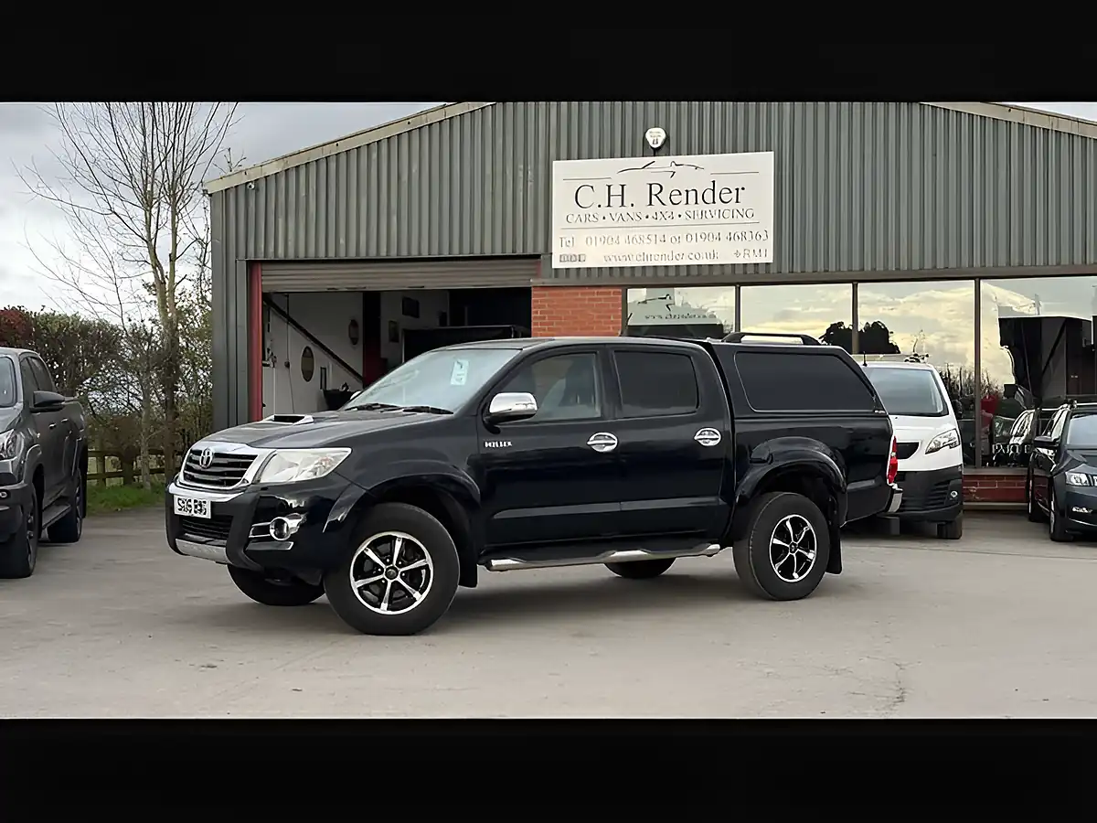 Used 2016 Toyota Hilux Invincible X Black - Interior and Exterior details 5