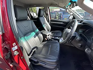 Used 2016 Toyota Hilux Invincible-X Red - Interior and Exterior details 11
