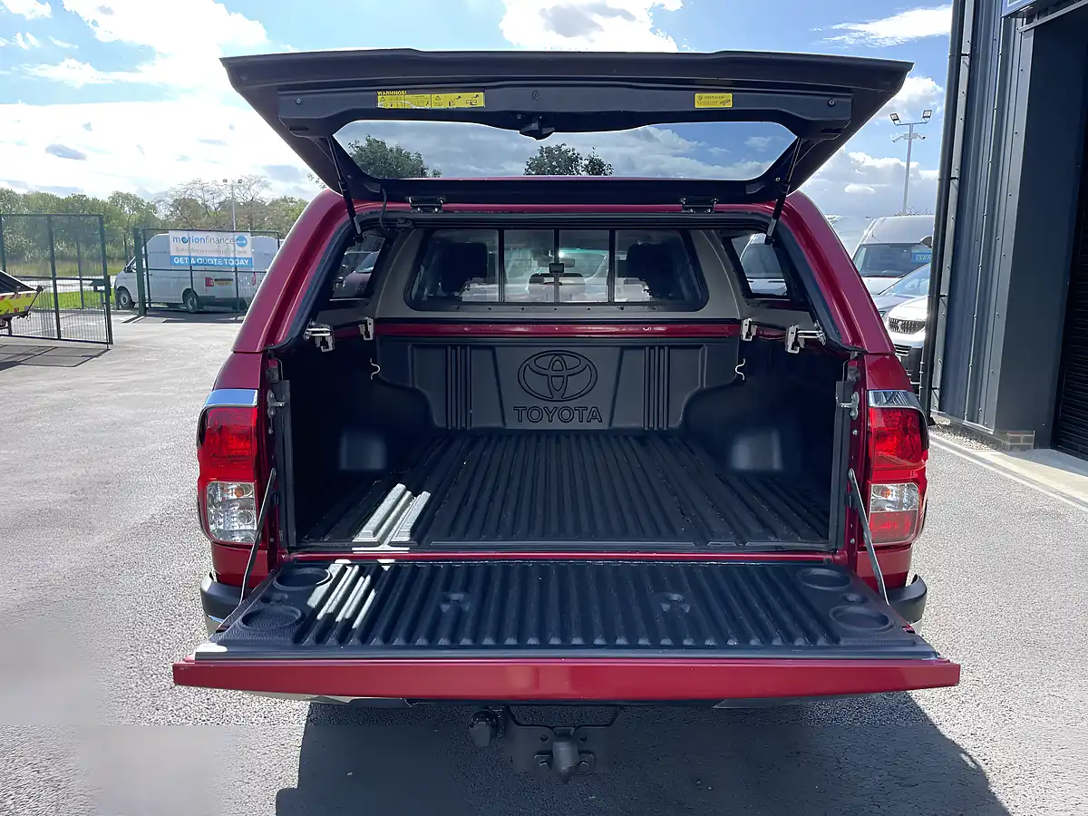 Used 2016 Toyota Hilux Invincible-X Red - Interior and Exterior details 13