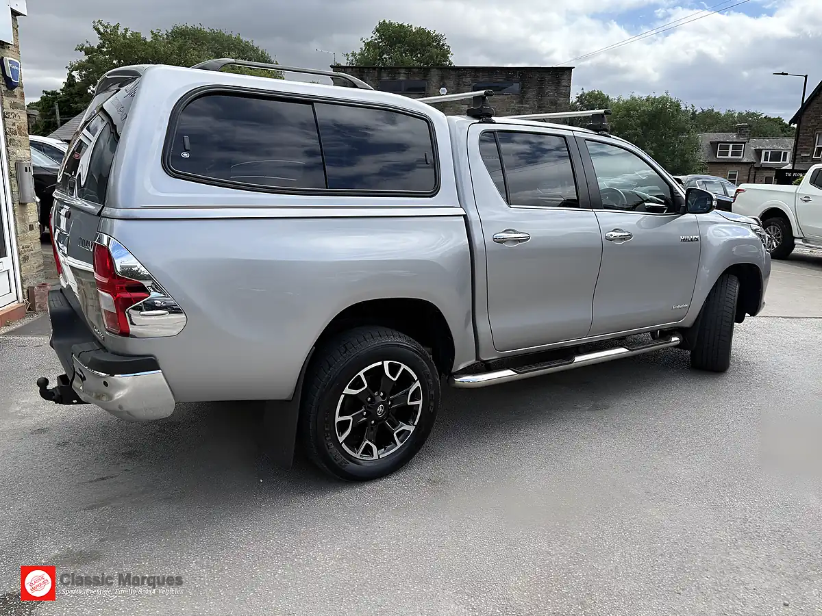 Used 2016 Toyota Hilux Invincible X Silver - Interior and Exterior details 3