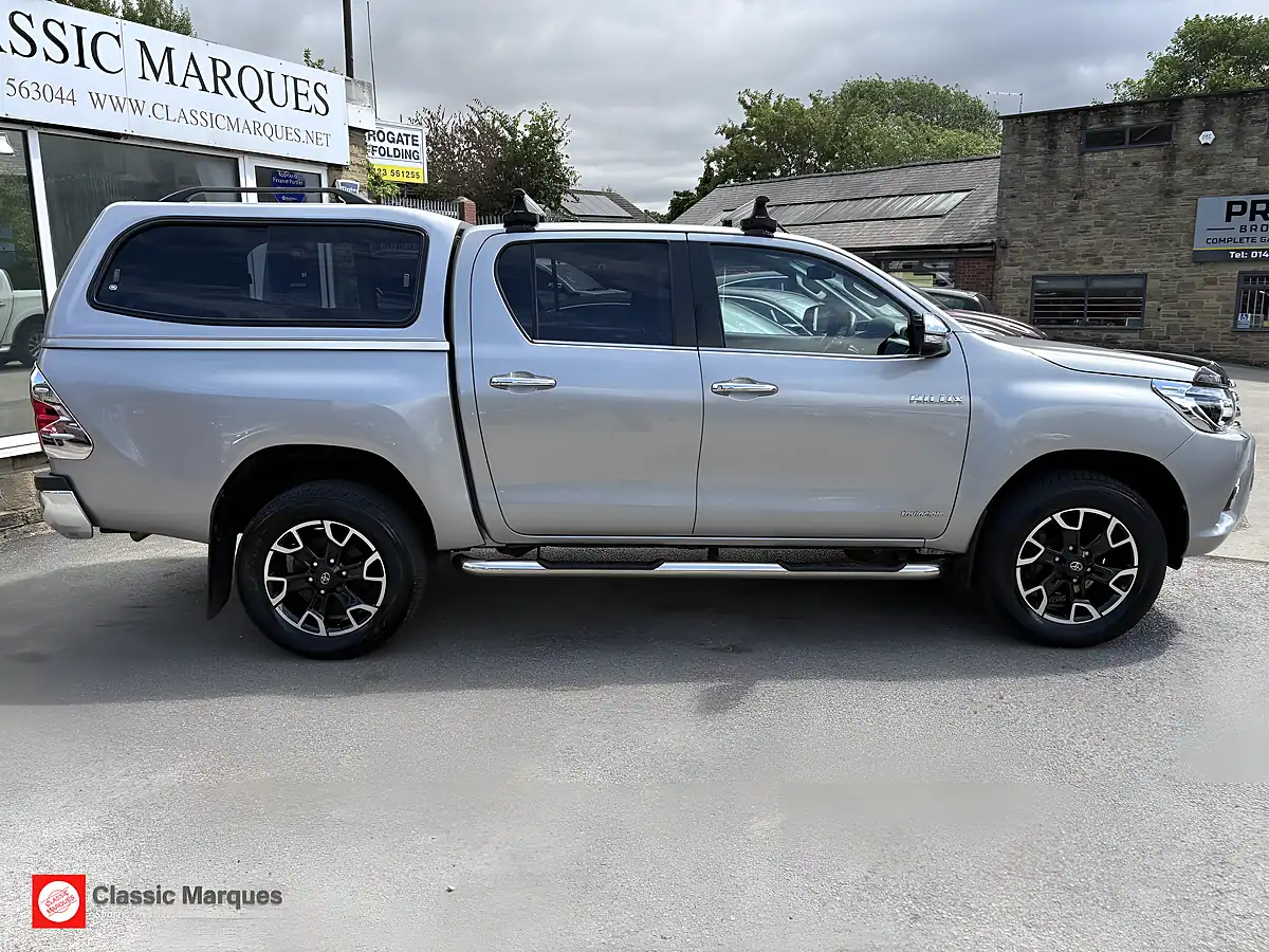 Used 2016 Toyota Hilux Invincible X Silver - Interior and Exterior details 7