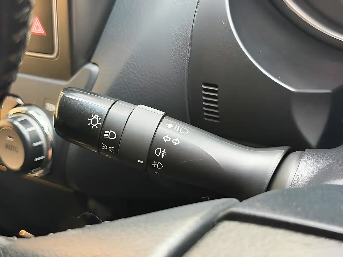 Used 2016 Toyota Land Cruiser Active White - Interior and Exterior details 12