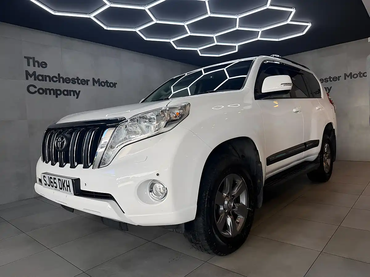 Used 2016 Toyota Land Cruiser Active White - Interior and Exterior details 5