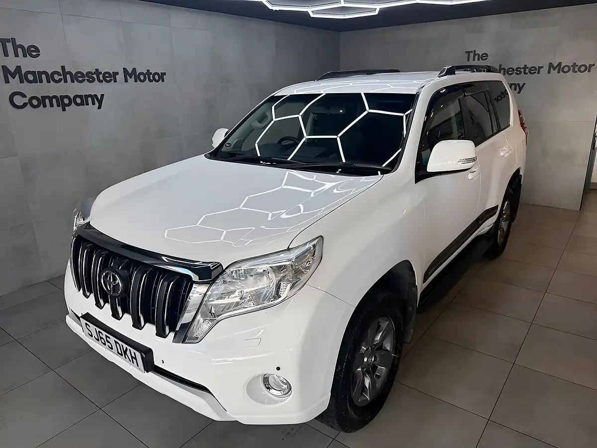 Used 2016 Toyota Land Cruiser Active White - Interior and Exterior details 7