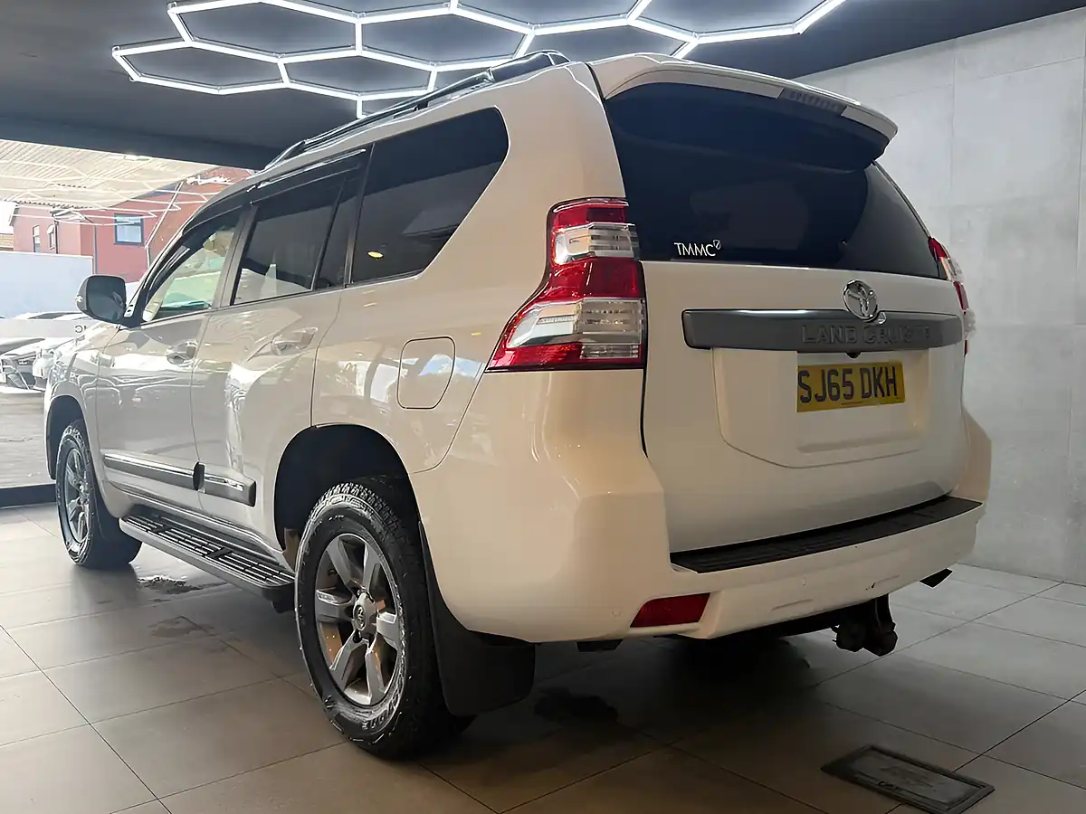 Used 2016 Toyota Land Cruiser Active White - Interior and Exterior details 8