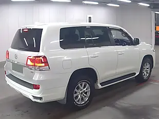 Used 2016 Toyota Land Cruiser Ax White - Interior and Exterior details 4