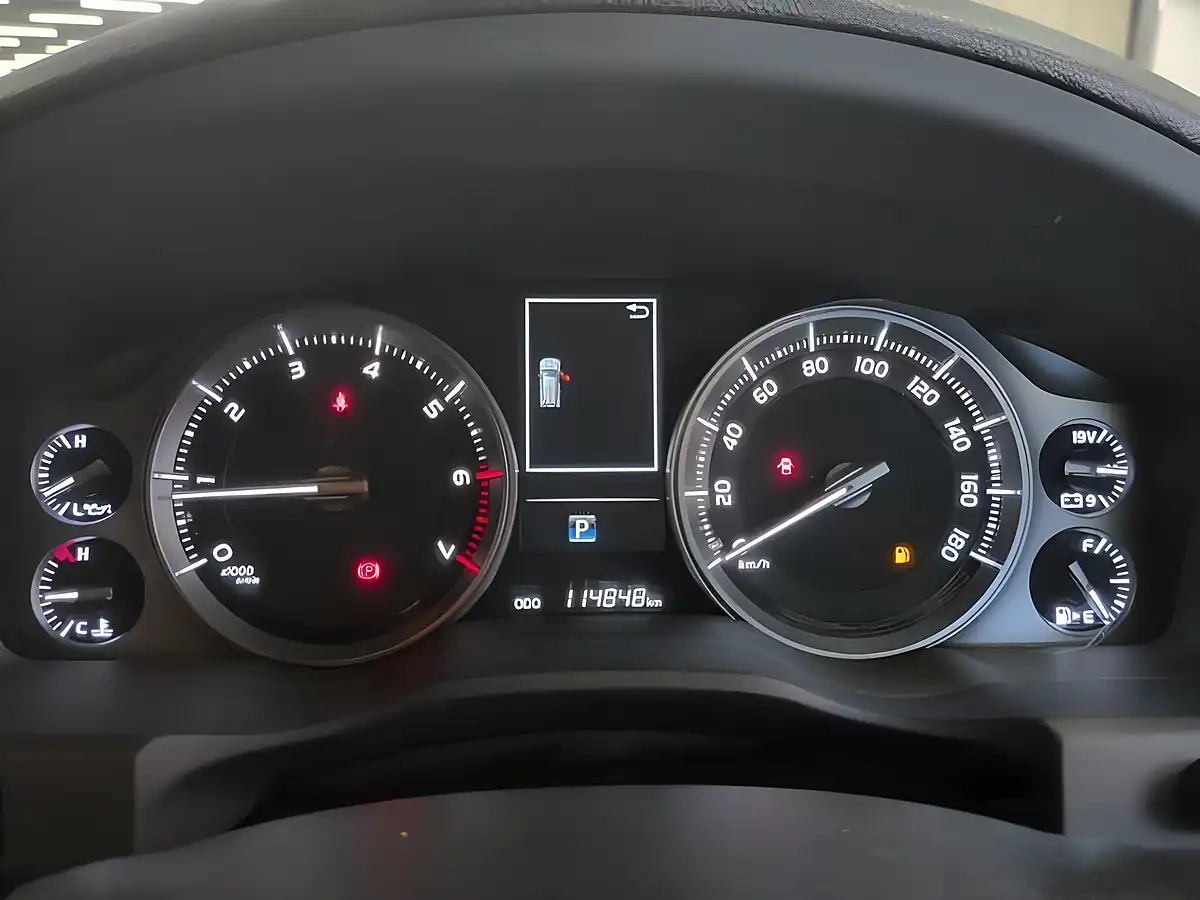 Used 2016 Toyota Land Cruiser Ax White - Interior and Exterior details 7