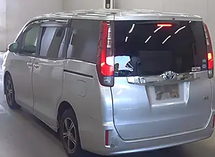 Used 2016 Toyota Noha Silver - Interior and Exterior details 2